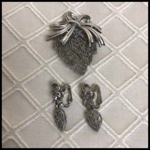 Strawberry Filigree & Ribbon Pin and Clip Earring Set